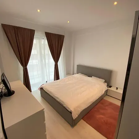 Patrick Mamaia Nord Apartament